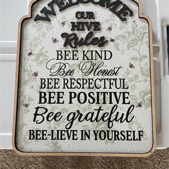 Bumble Bee Home Decor🐝 - Picture 2 of 3